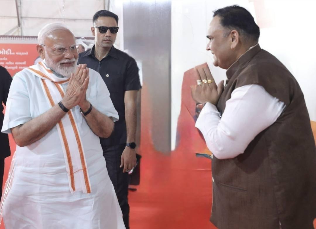 તા.૦૮-૧૦-૨૦૨૫ ના રોજ વિશ્વના નેતા આદરણીય પ્રધાનમંત્રી શ્રી નરેન્દ્રભાઈ મોદી સાહેબને જન કલ્યાણ અને રાષ્ટ્રસેવાના ૨૪ વર્ષ પૂર્ણ કરવા બદલ હાર્દિક અભિનંદન. આ વર્ષની તપસ્યાના પરિણામે ગુજરાત બે દાયકામાં સમગ્ર દેશમાં વિકાસનું રોલ મોડેલ બન્યું છે અને આપણું ભારત દરેક ક્ષેત્રમાં આત્મનિર્ભર બની રહ્યું છે અને ૨૦૪૭ માં વિકસિત ભારત તરફ આગળ વધી રહ્યું છે.